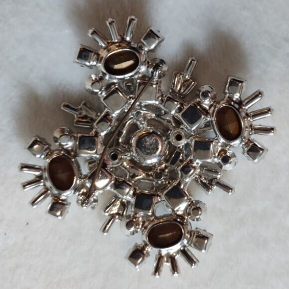 Vintage Oversize Rhinestone Brooch - Picture 5 of 11